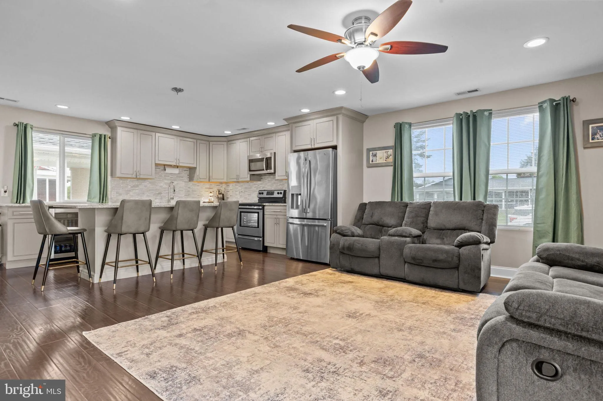 Levittown, Pennsylvania 19055, United States, 3 Bedrooms Bedrooms, ,1 BathroomBathrooms,Residential,Active,124334