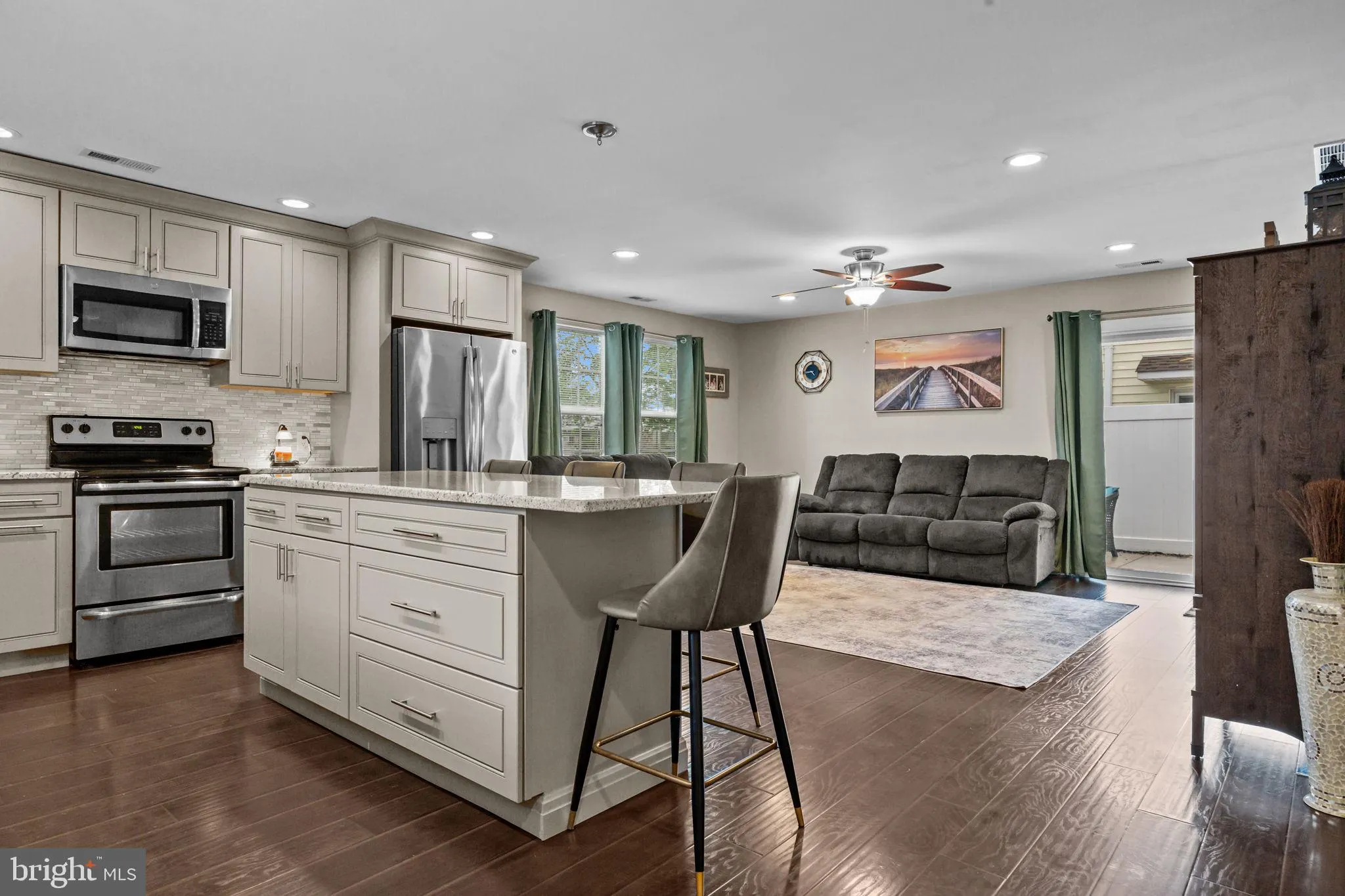 Levittown, Pennsylvania 19055, United States, 3 Bedrooms Bedrooms, ,1 BathroomBathrooms,Residential,Active,124334