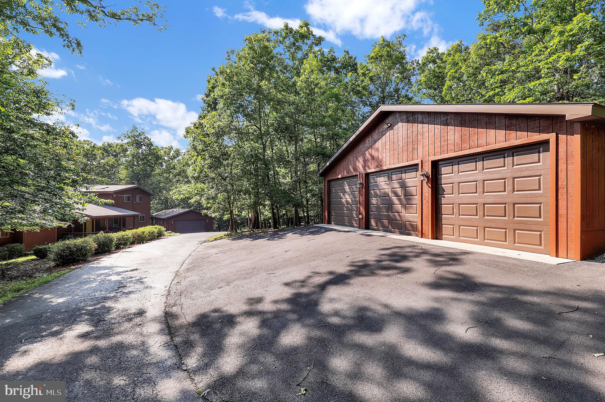 THE WOODS - Residential