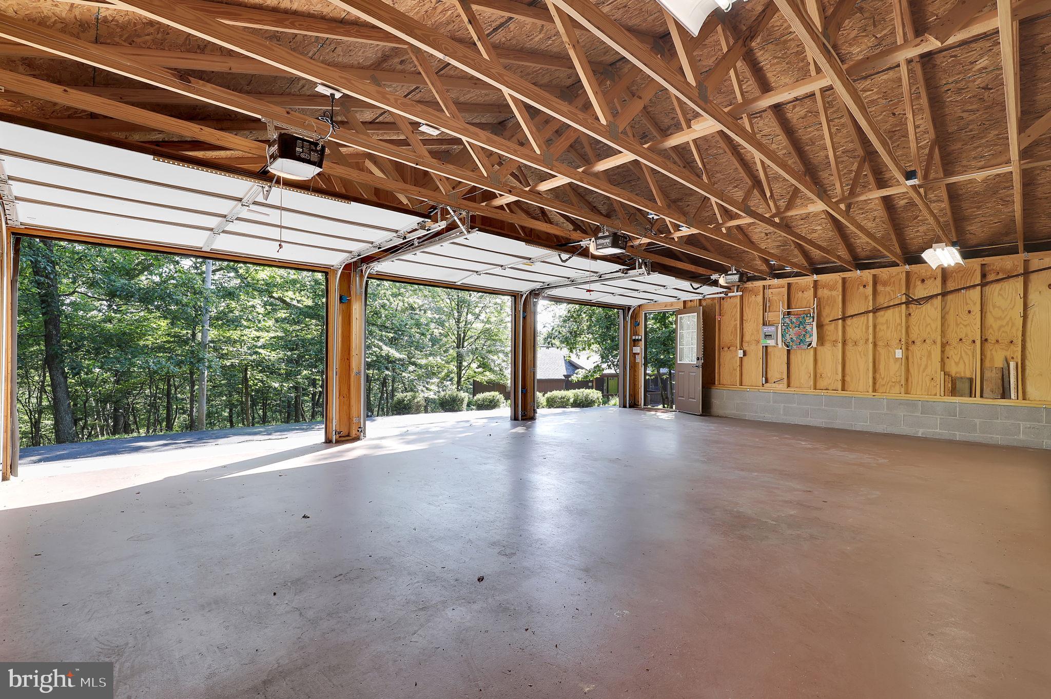 THE WOODS - Residential