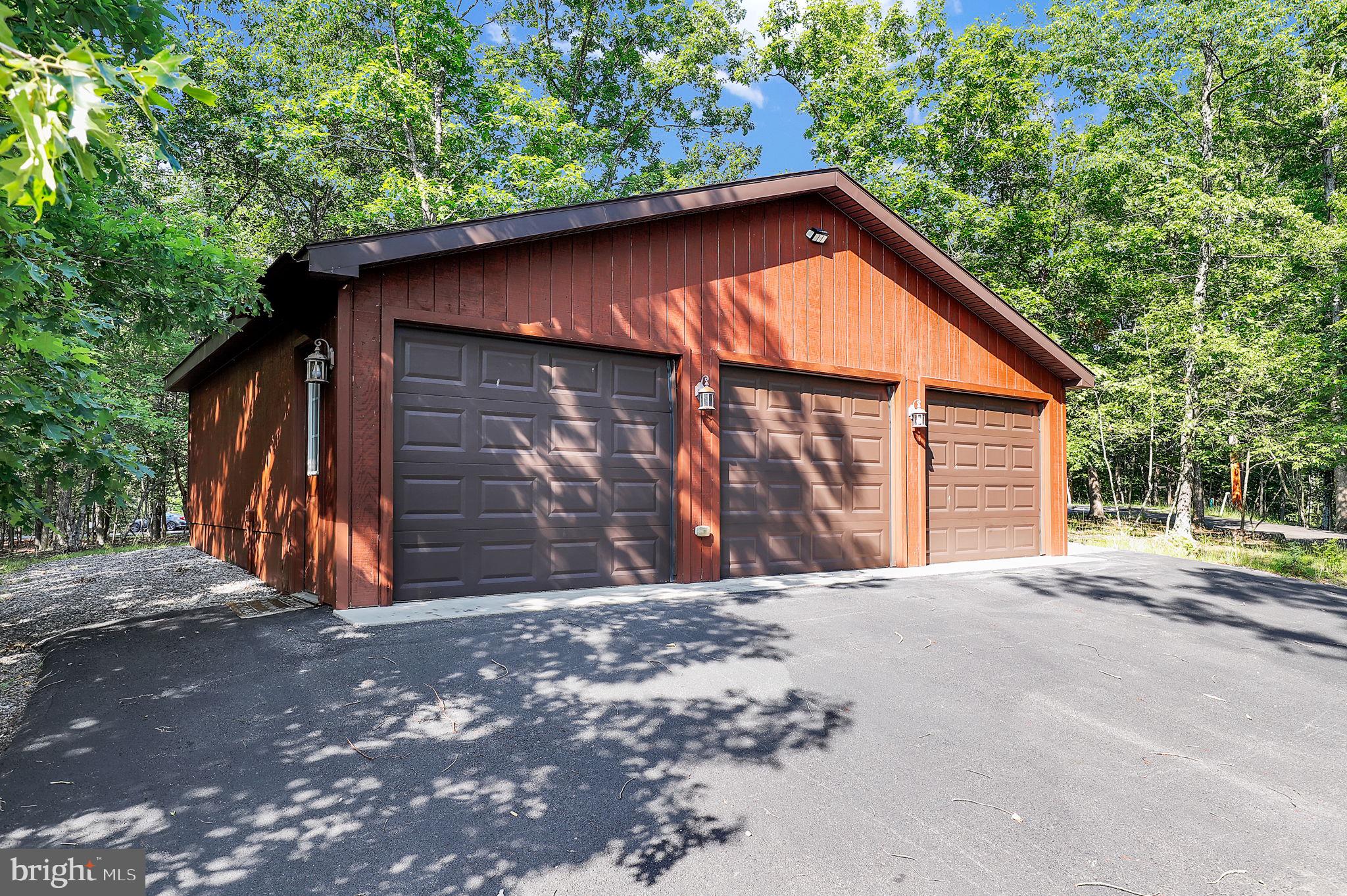 THE WOODS - Residential