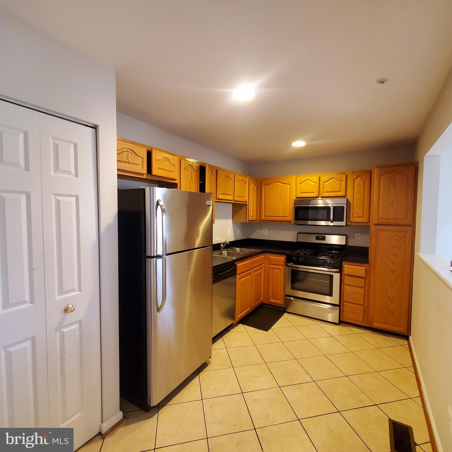 SUMMERFIELD IN COVINGTON - Residential Lease