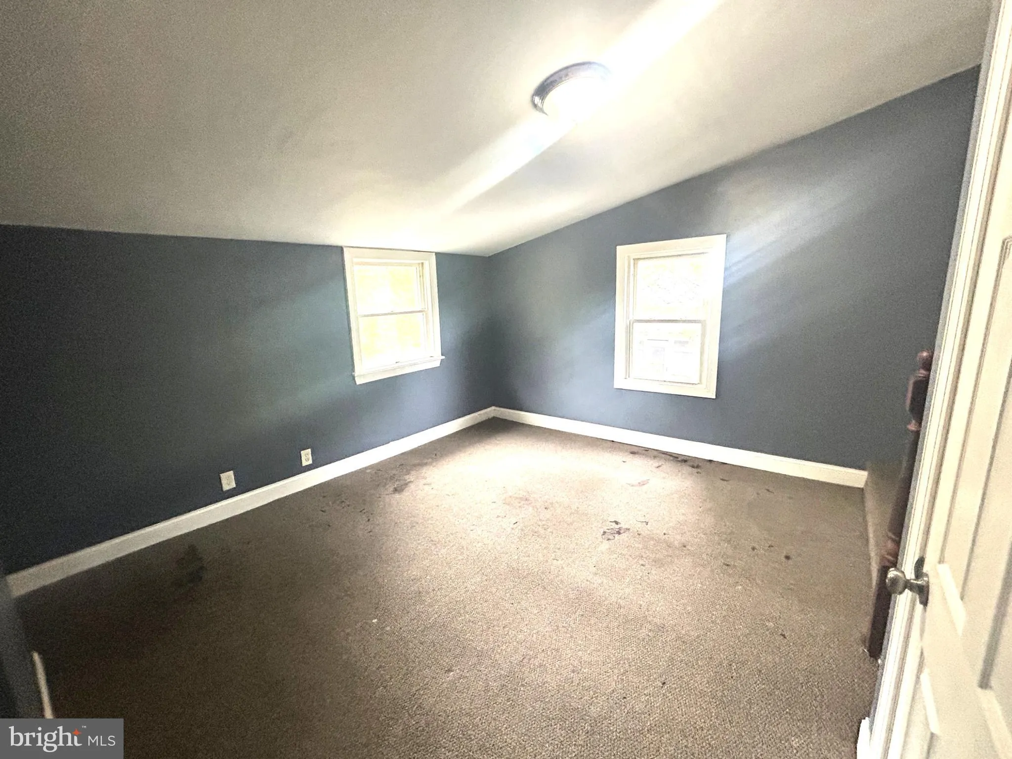 Mount Holly, New Jersey 08060, United States, 2 Bedrooms Bedrooms, ,2 BathroomsBathrooms,Residential,Pending,127570