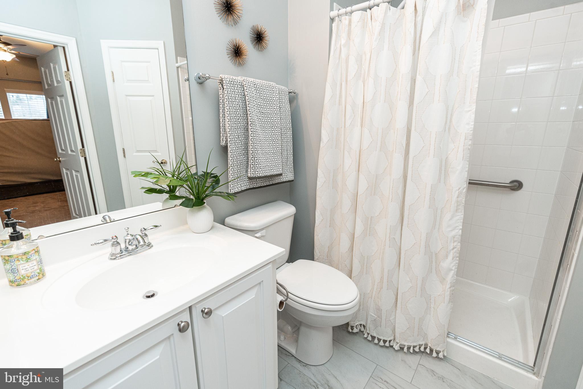 VILLAGE GREEN - Residential