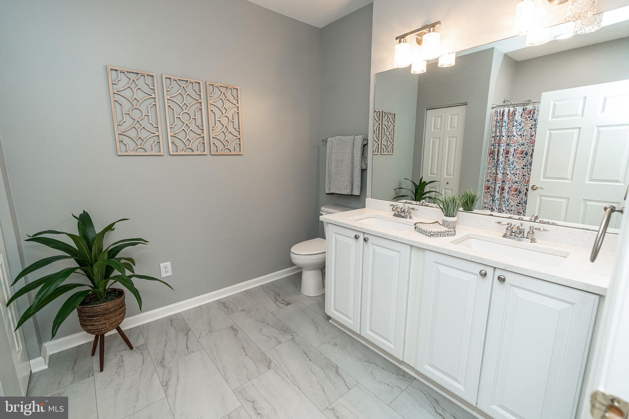 VILLAGE GREEN - Residential