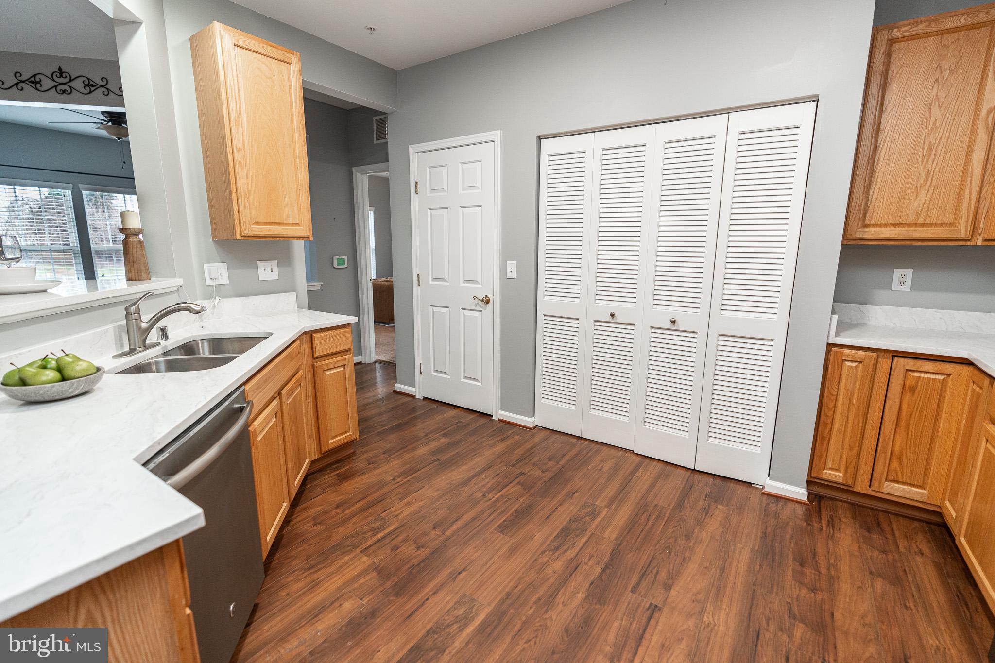 VILLAGE GREEN - Residential