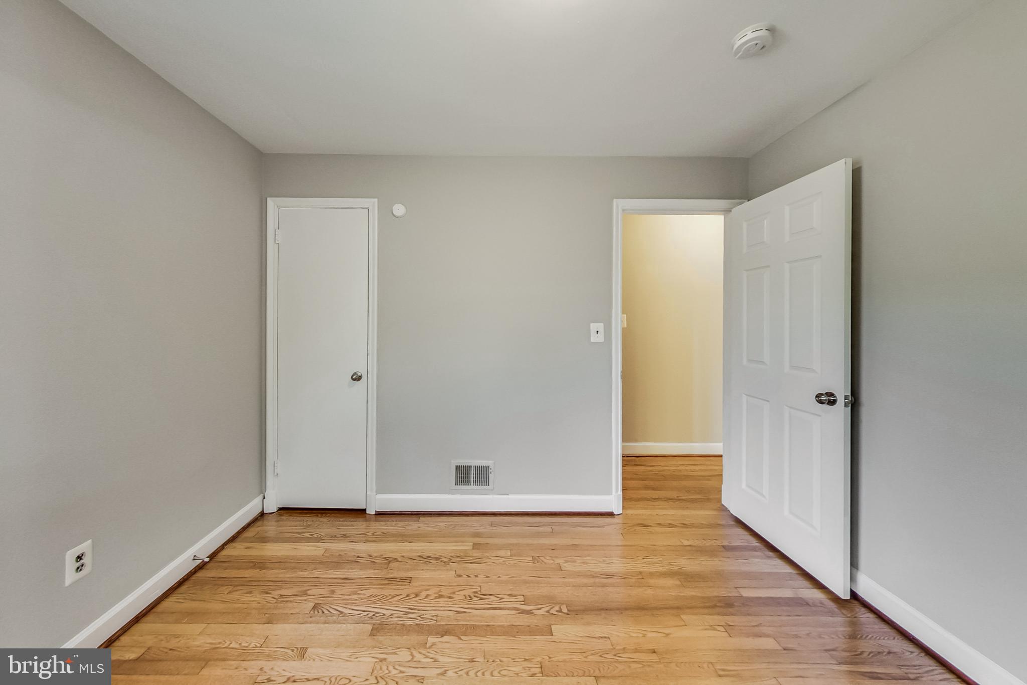 GLENBROOK VILLAGE - Residential Lease