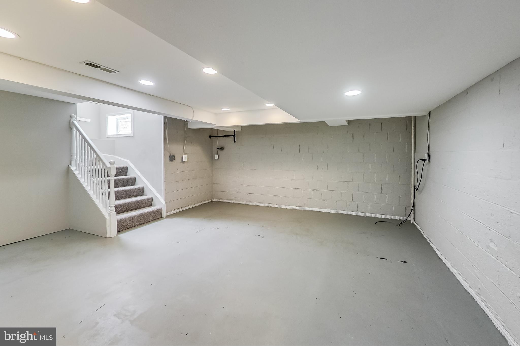 GLENBROOK VILLAGE - Residential Lease