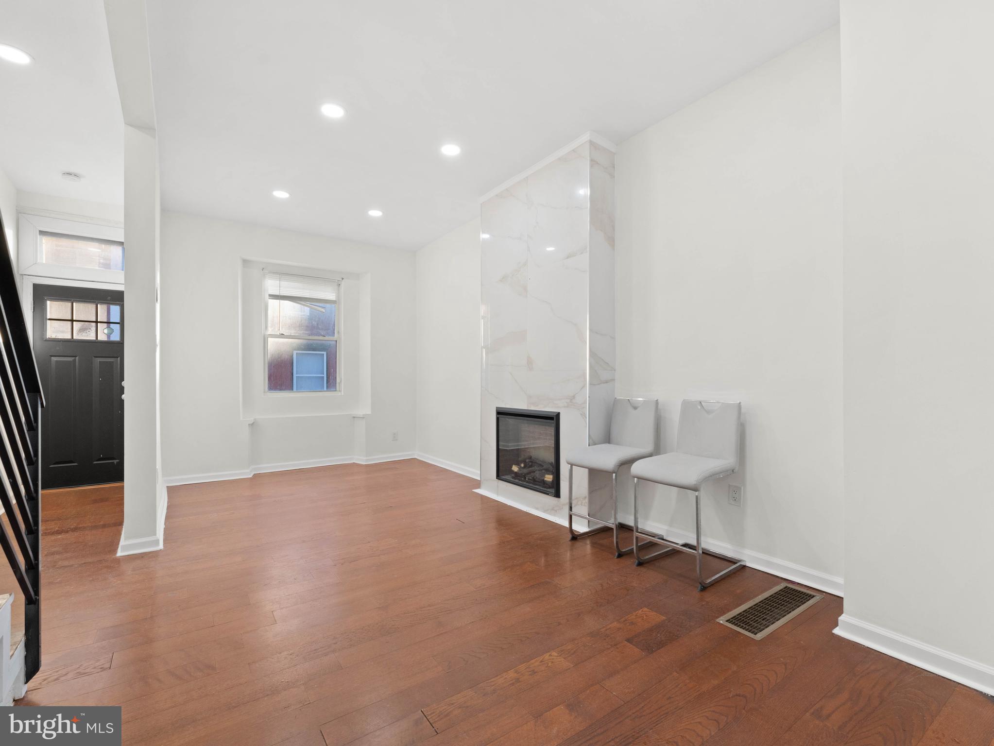 2443 NICHOLAS STREET