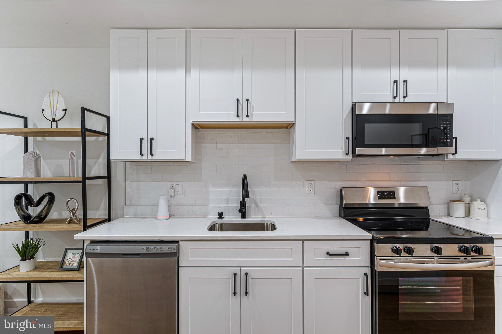 1107 QUEEN STREET NE UNIT 2