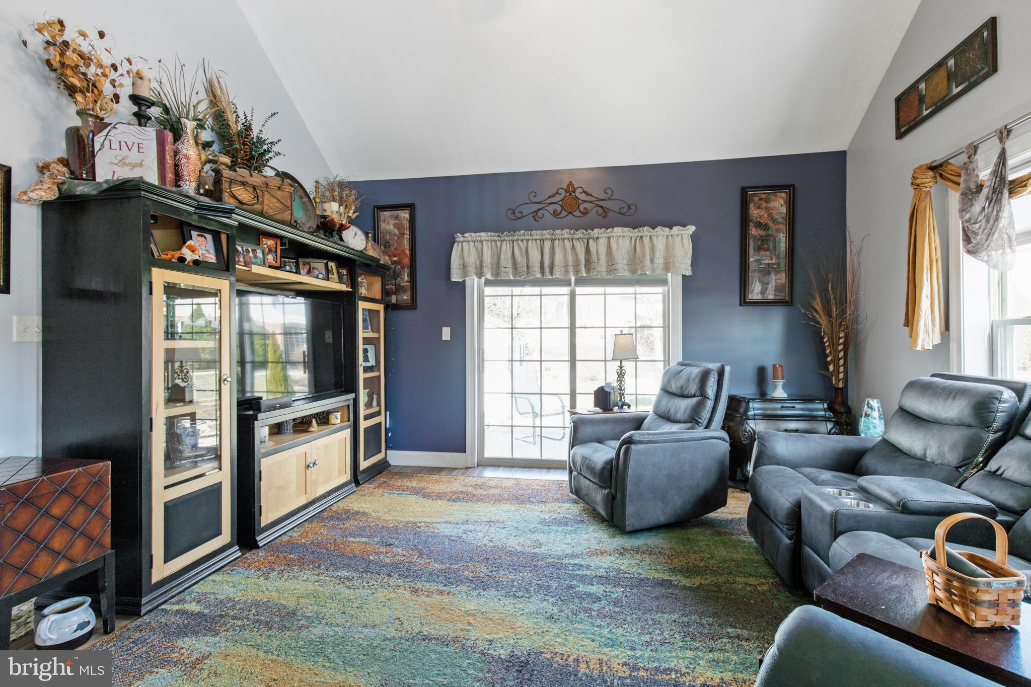 SUMMIT HILLS - Residential