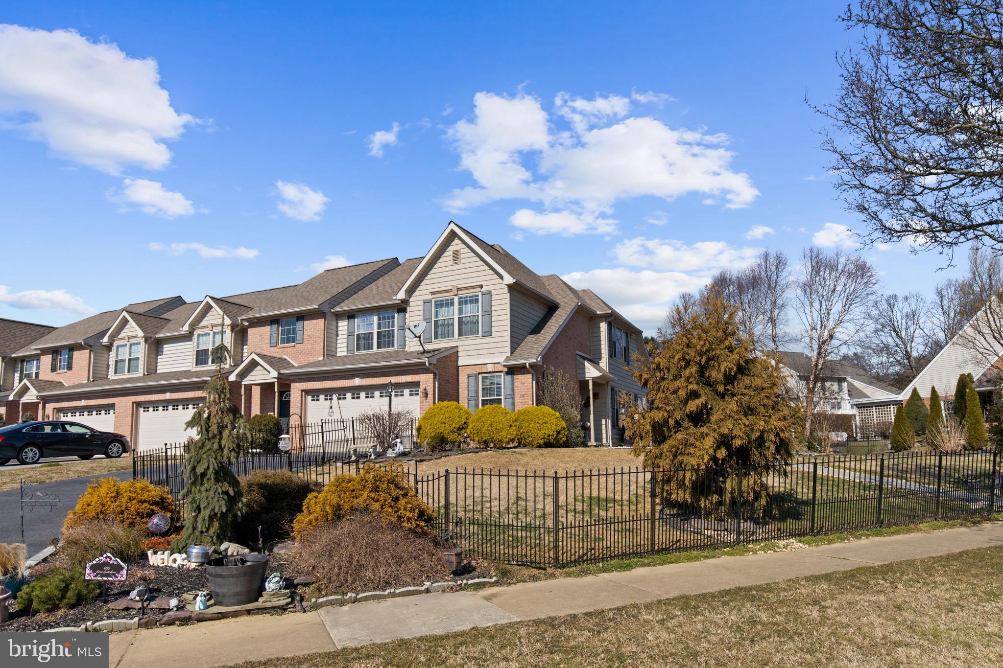 SUMMIT HILLS - Residential