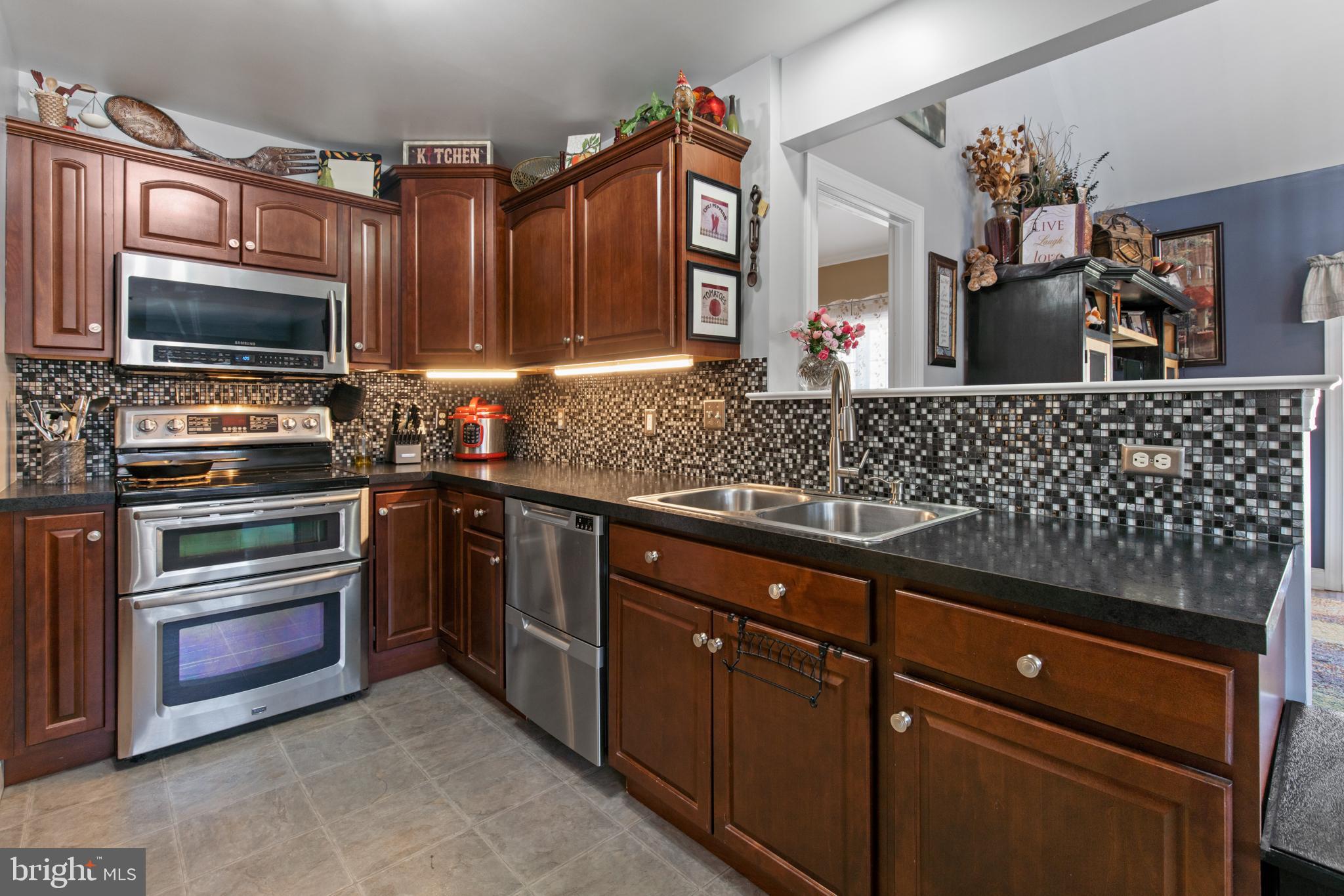 SUMMIT HILLS - Residential