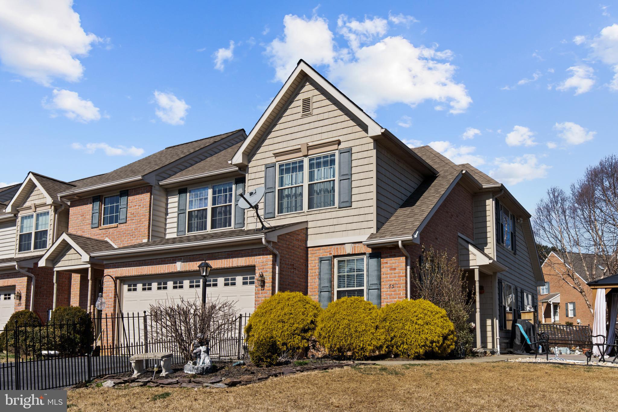 SUMMIT HILLS - Residential