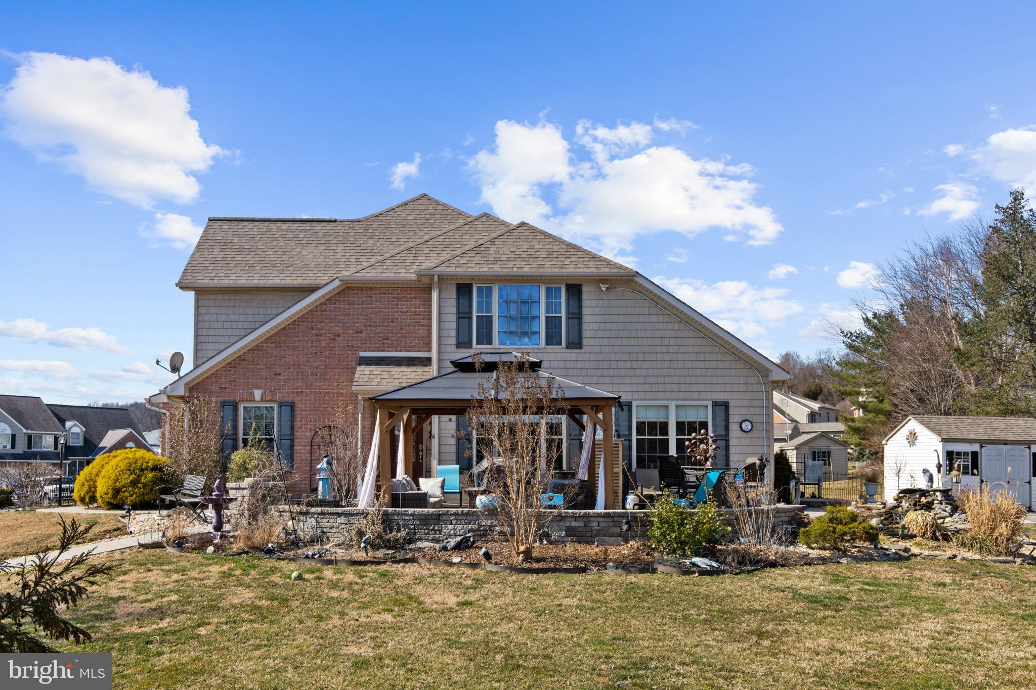 SUMMIT HILLS - Residential