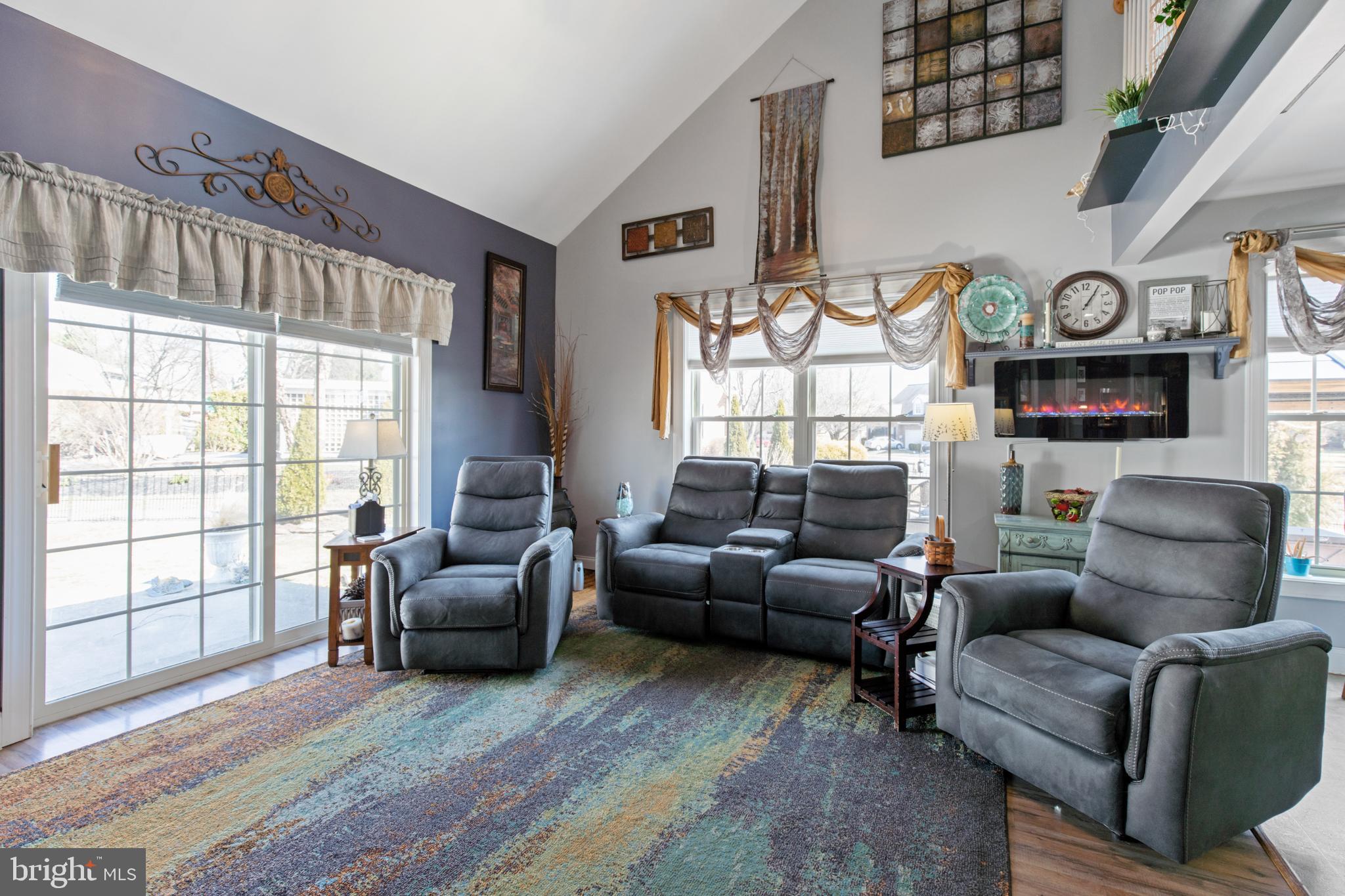 SUMMIT HILLS - Residential