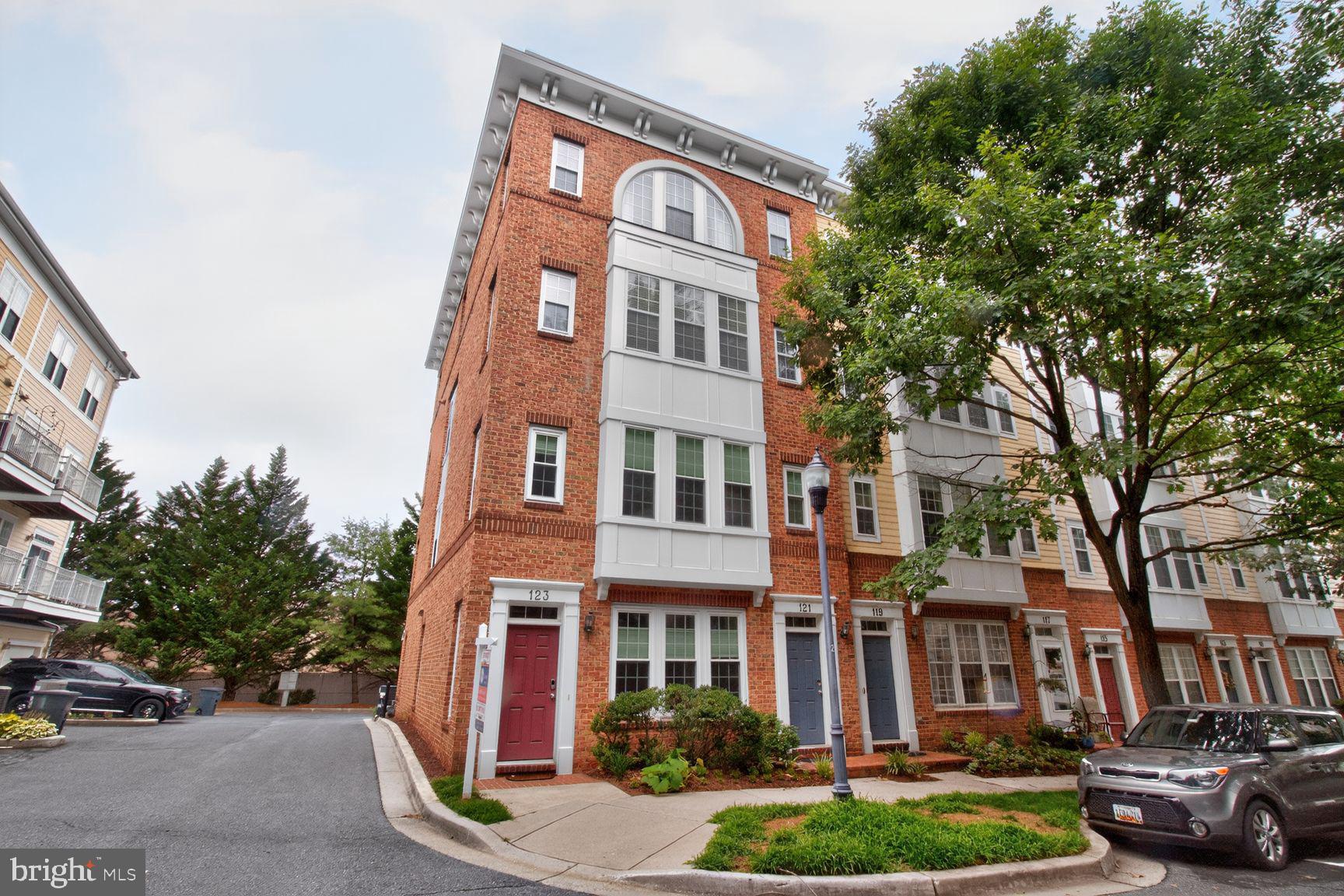 Photo 1 of 26 — 123 BUCKSFIELD ROAD 123, GAITHERSBURG, MD 20878