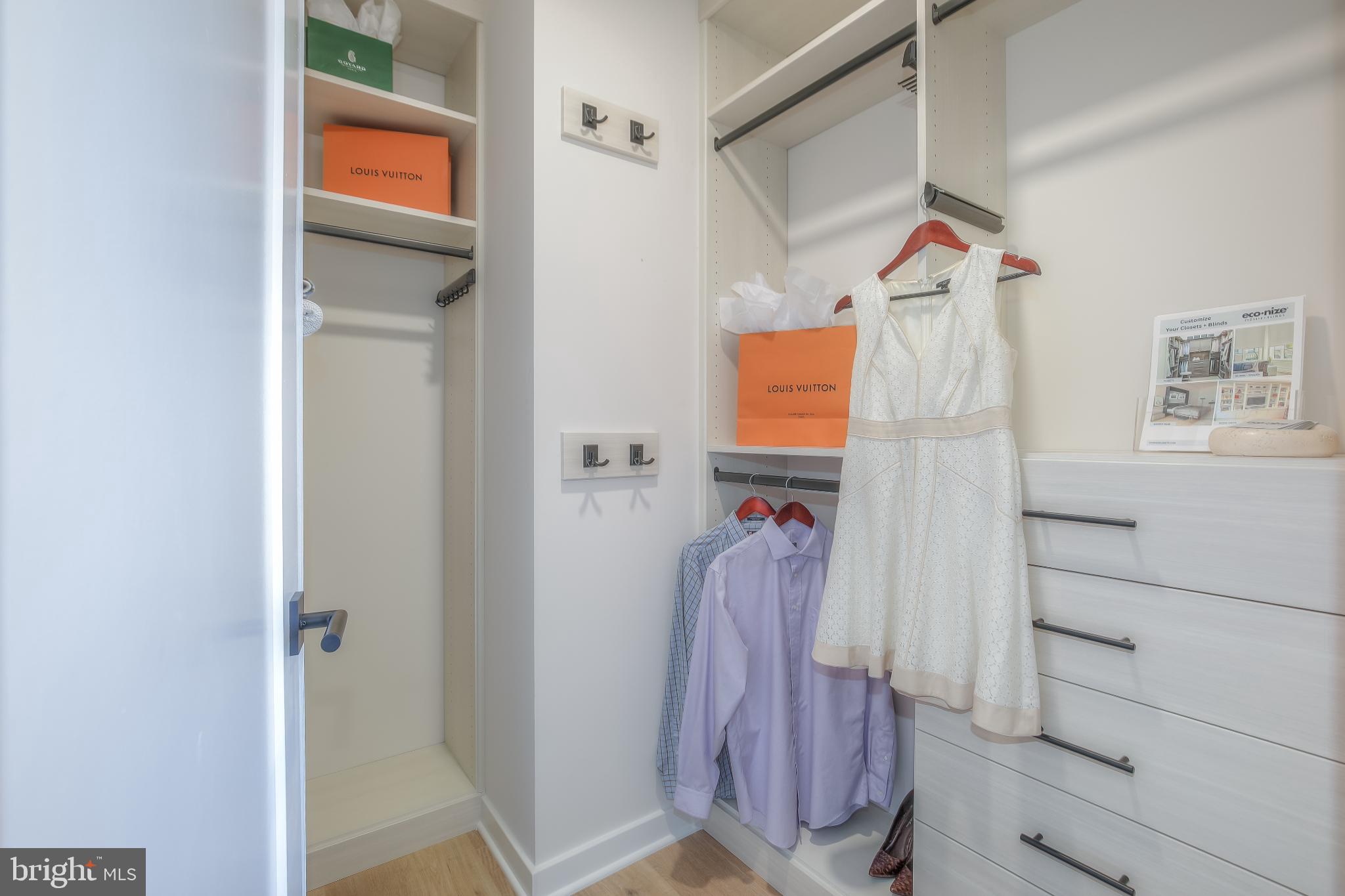 FALLS CHURCH CITY - Residential