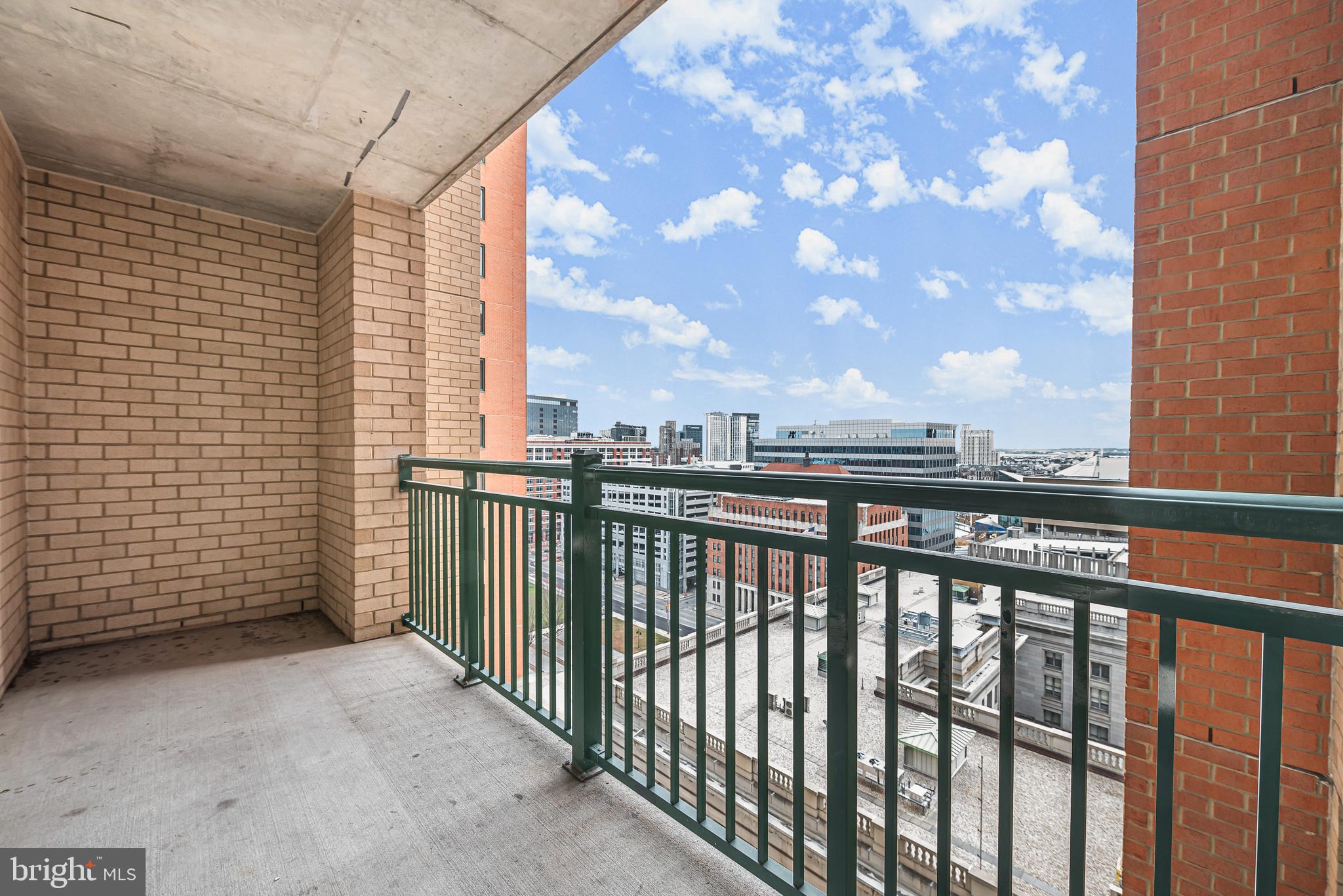 HARBOR EAST - Residential