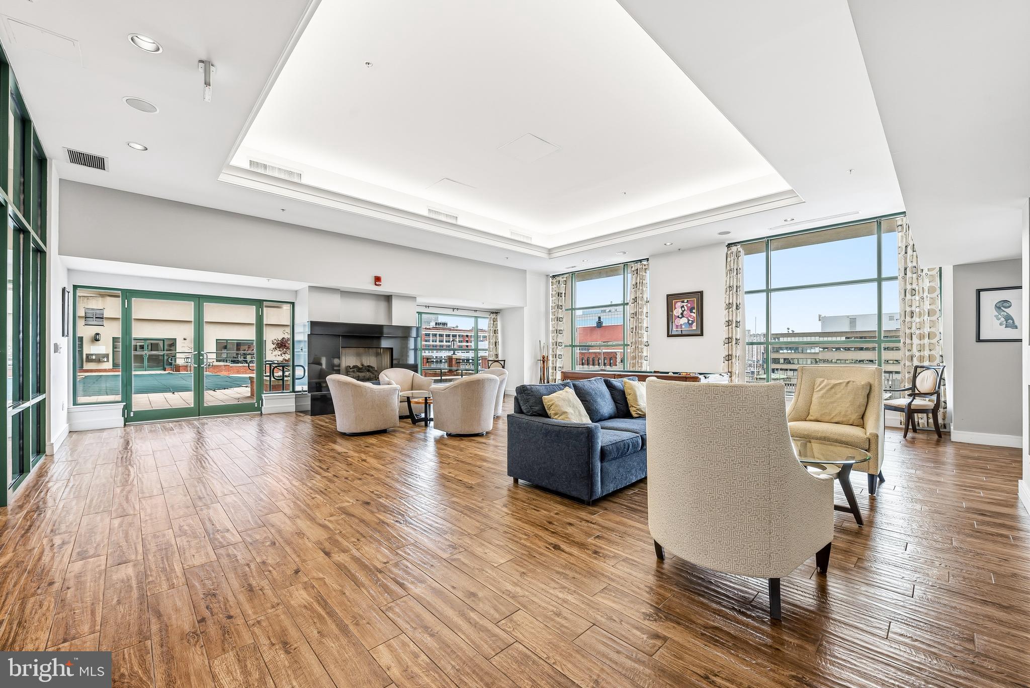 HARBOR EAST - Residential