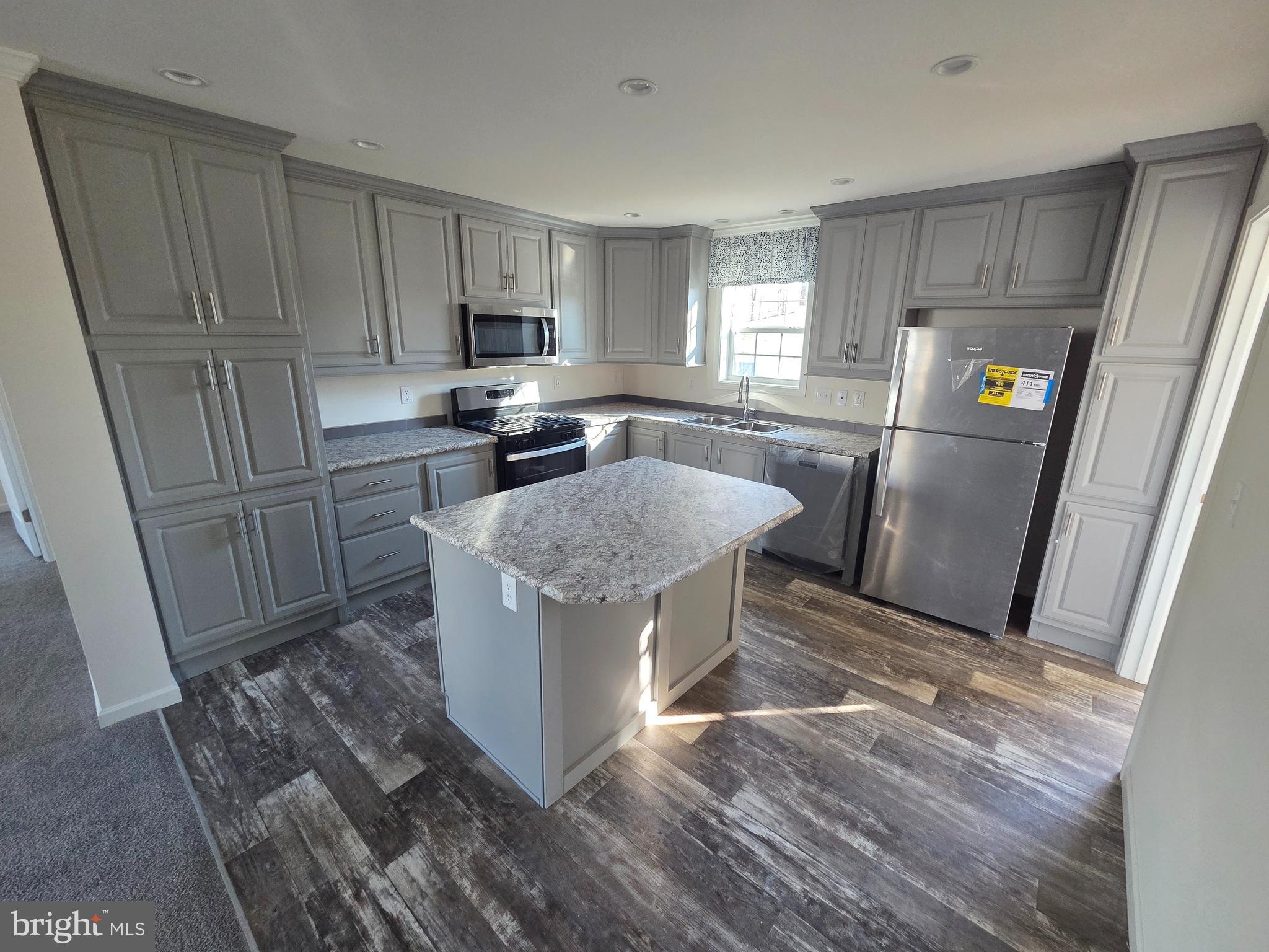 MELODYLAKESCNTRYCLUB - Residential