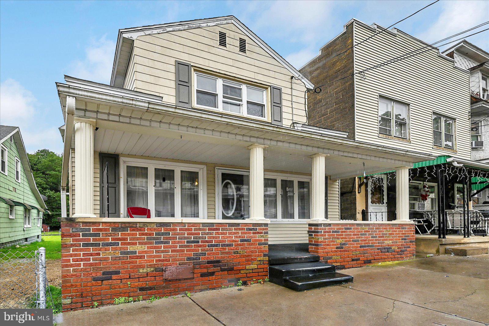 1114 W ARCH STREET
