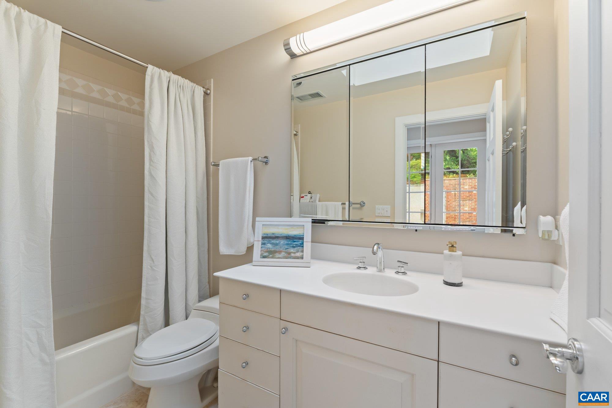 COLTHURST FARM - Residential