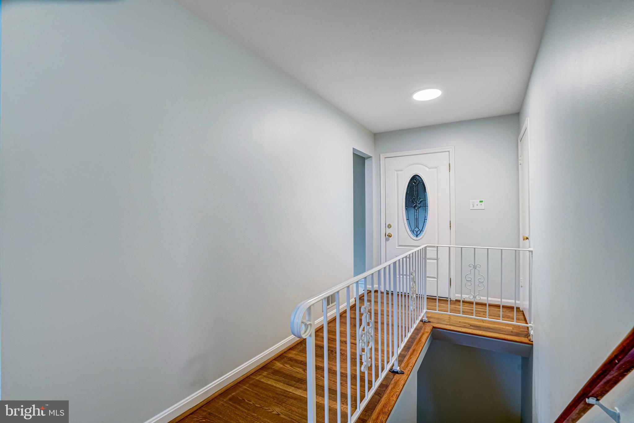 8909 VICTORIA ROAD