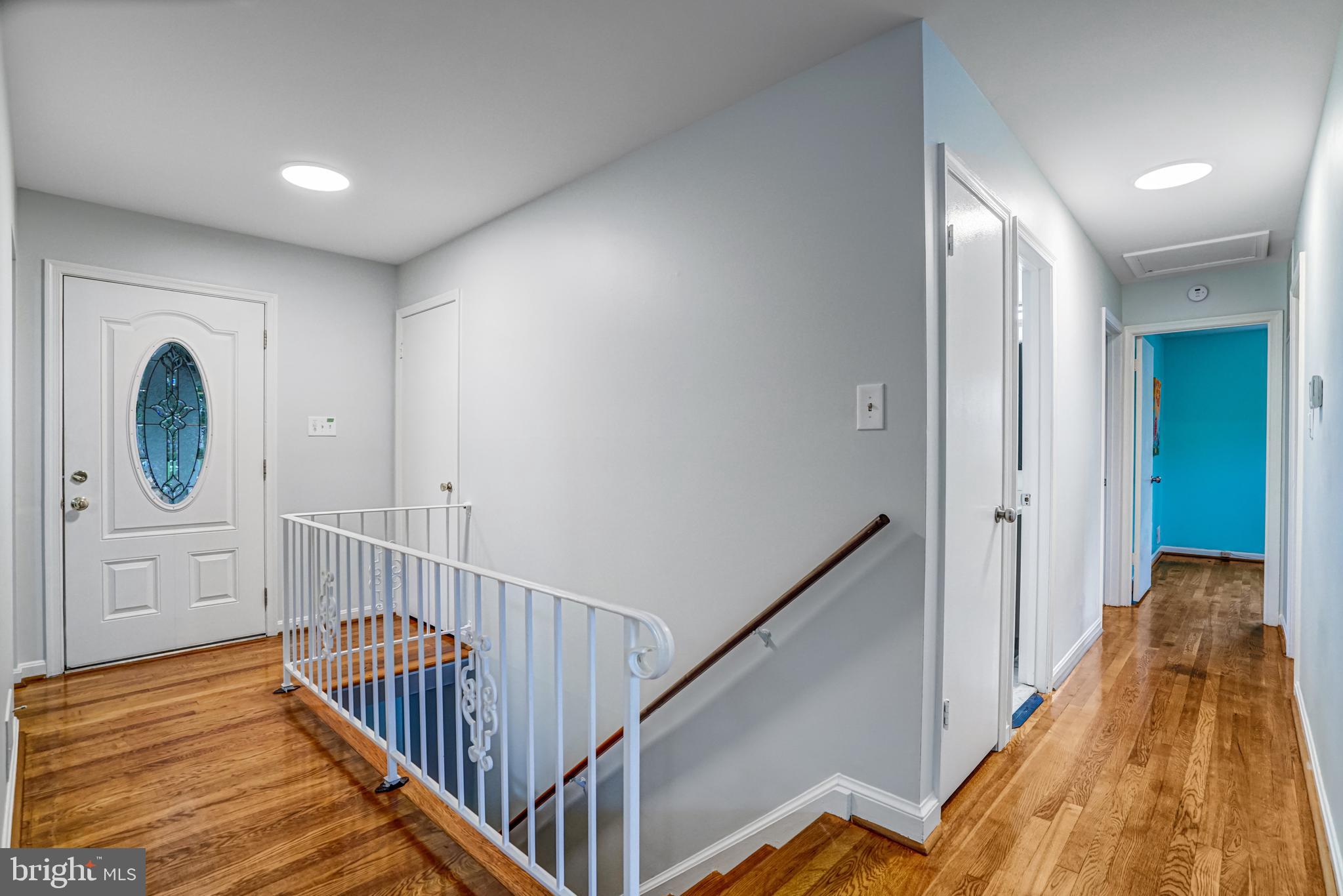 8909 VICTORIA ROAD