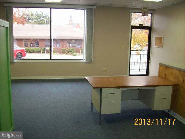 STEPHENS CITY PROPER - Commercial Lease
