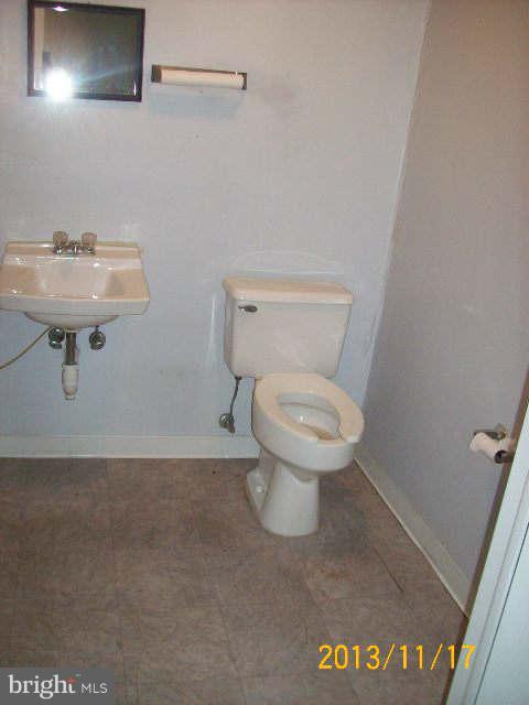 STEPHENS CITY PROPER - Commercial Lease