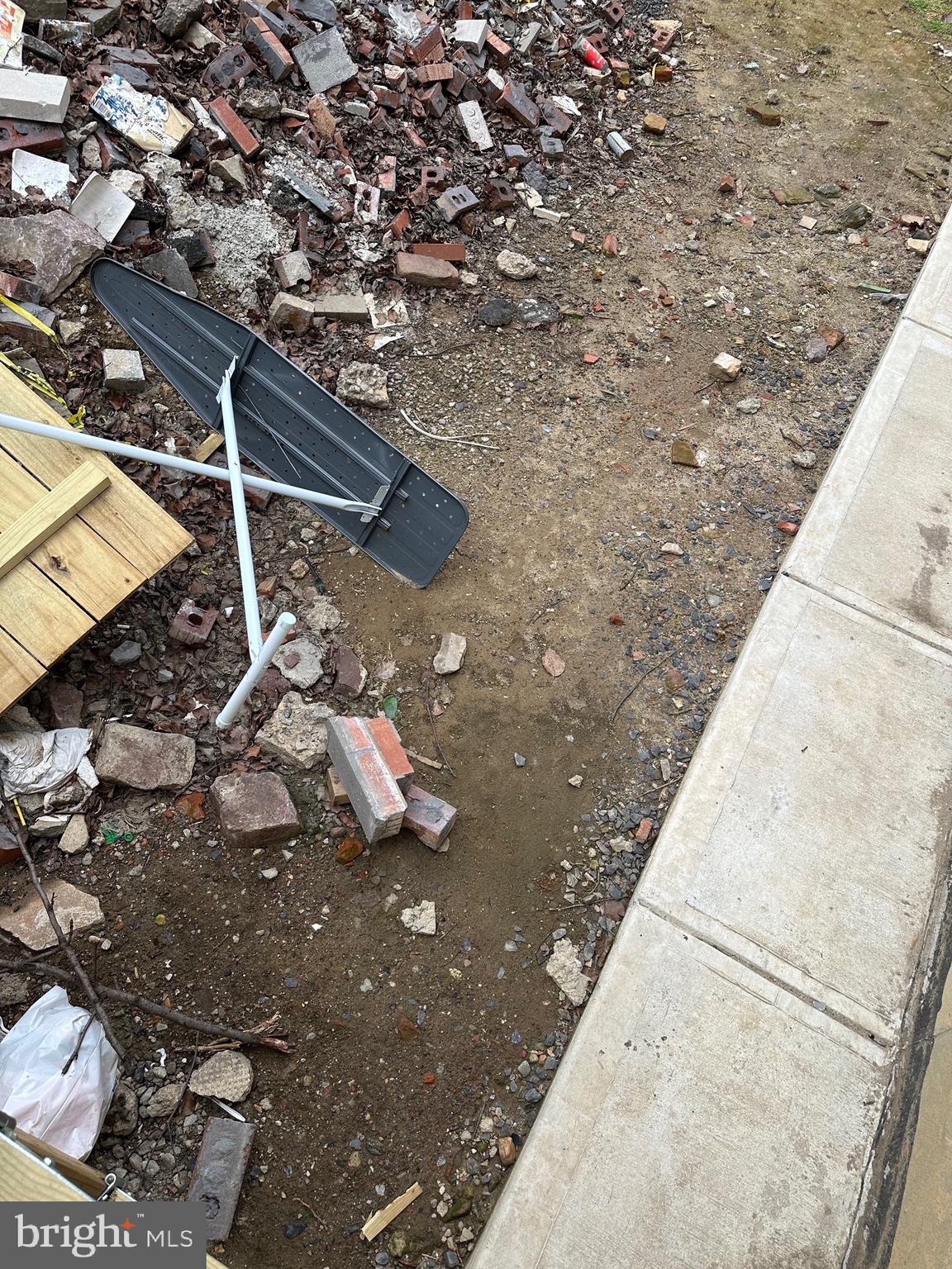 PHILADELPHIA (SOUTH) - Land