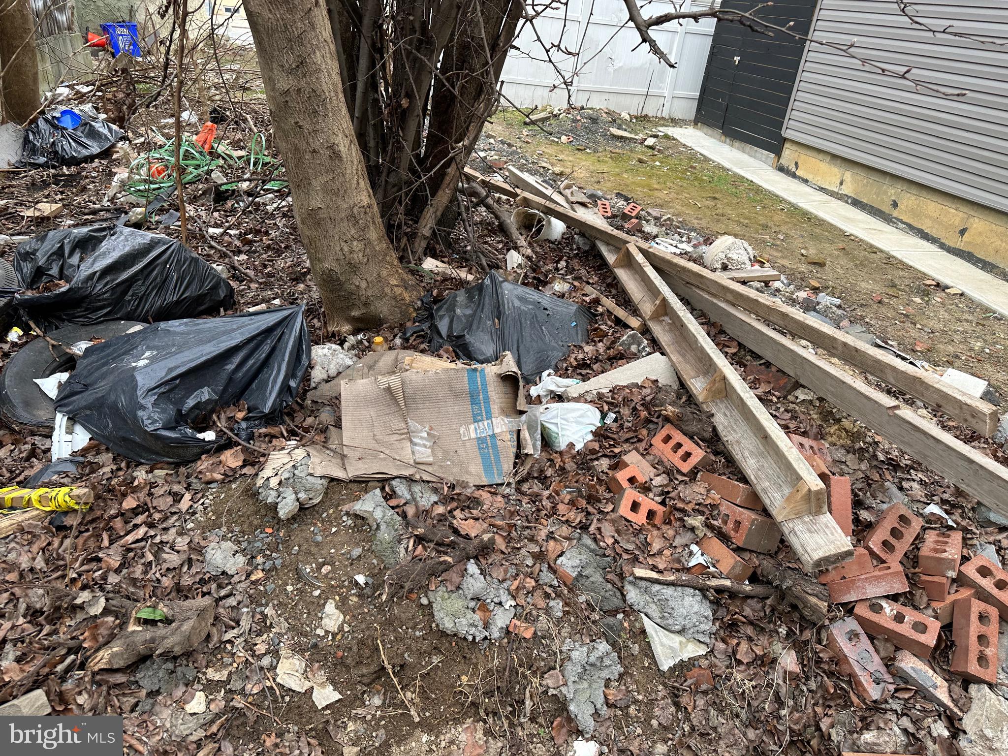 PHILADELPHIA (SOUTH) - Land