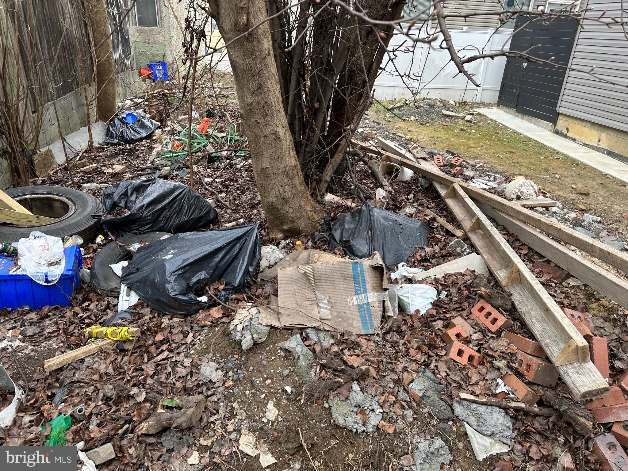 PHILADELPHIA (SOUTH) - Land