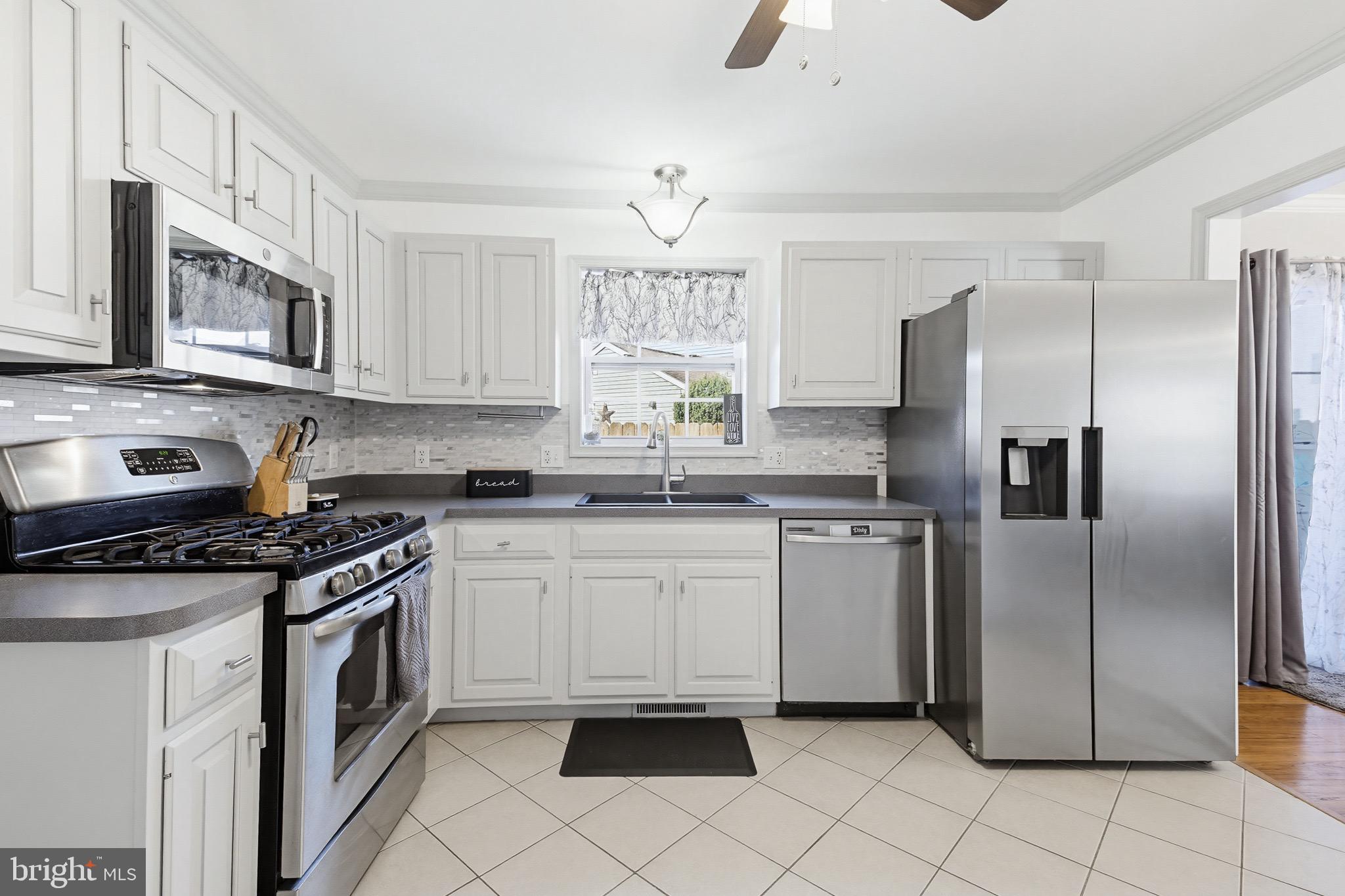 MAYTOWN VILLAGE SQUARE - Residential