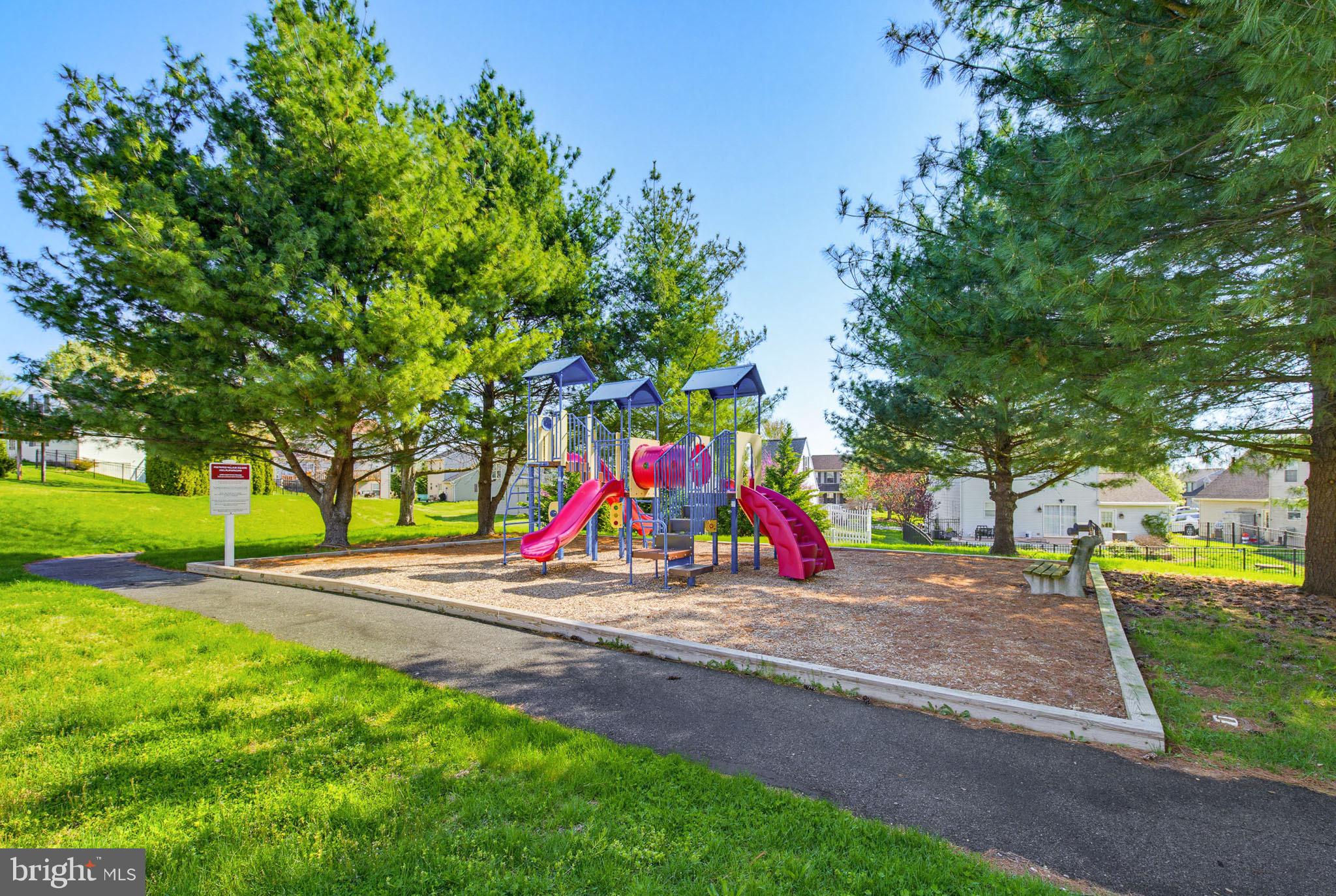 MAYTOWN VILLAGE SQUARE - Residential