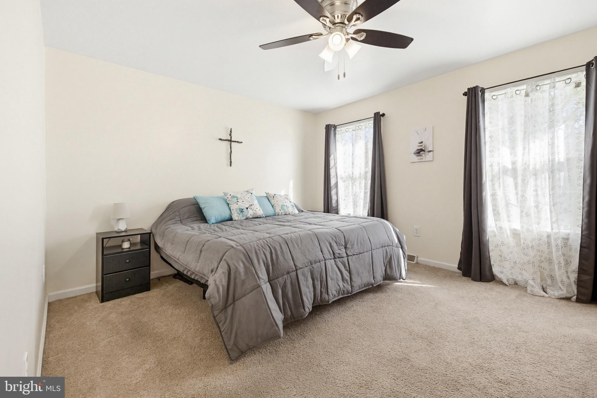 MAYTOWN VILLAGE SQUARE - Residential