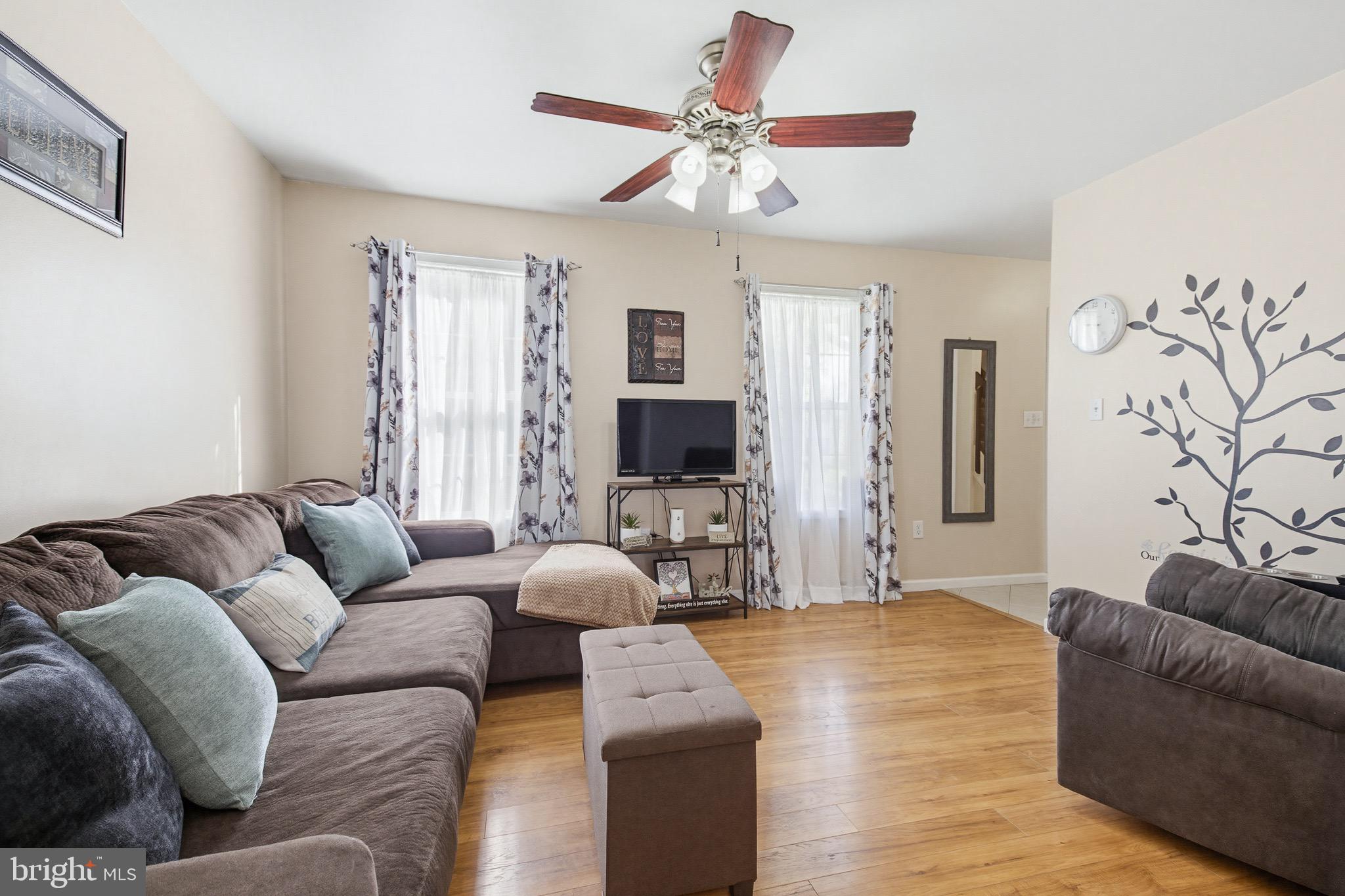 MAYTOWN VILLAGE SQUARE - Residential