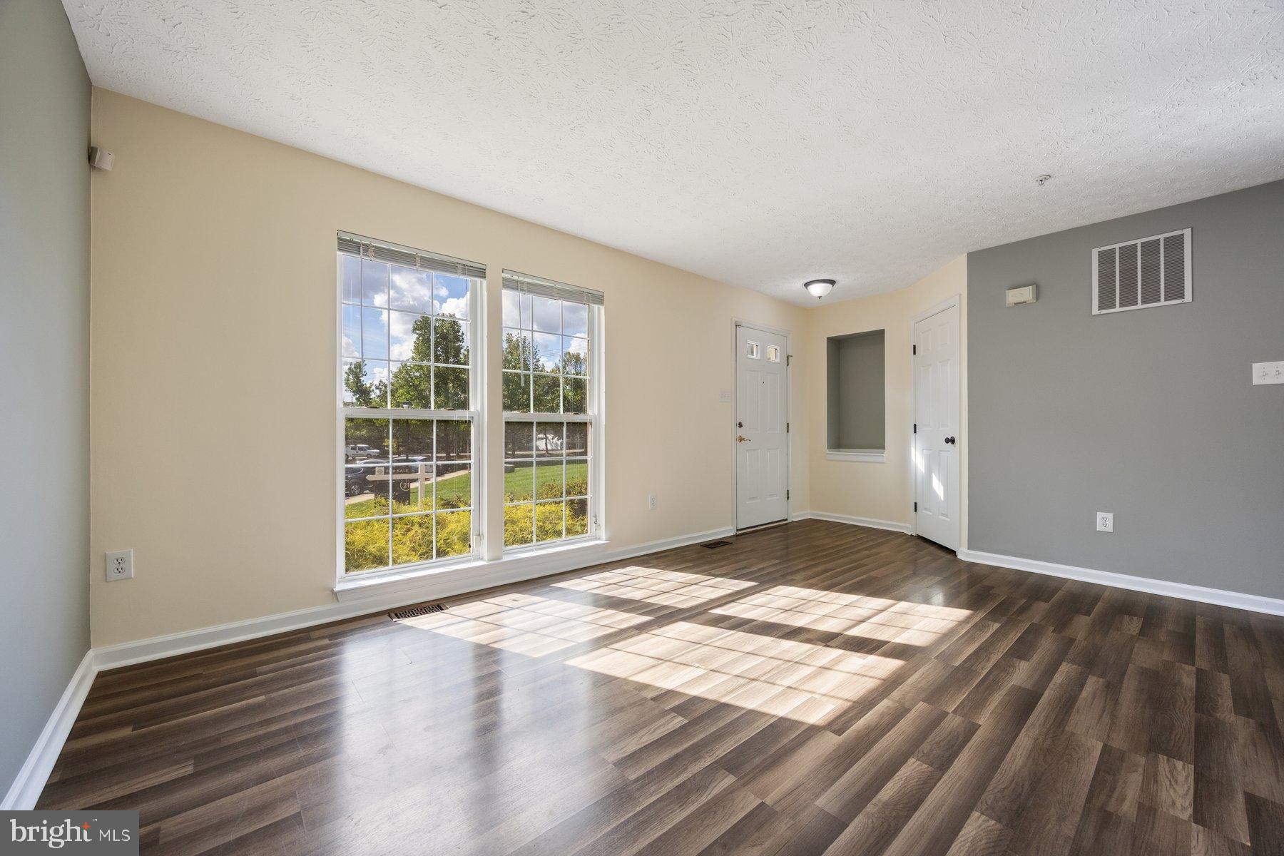 OAKHURST - Residential