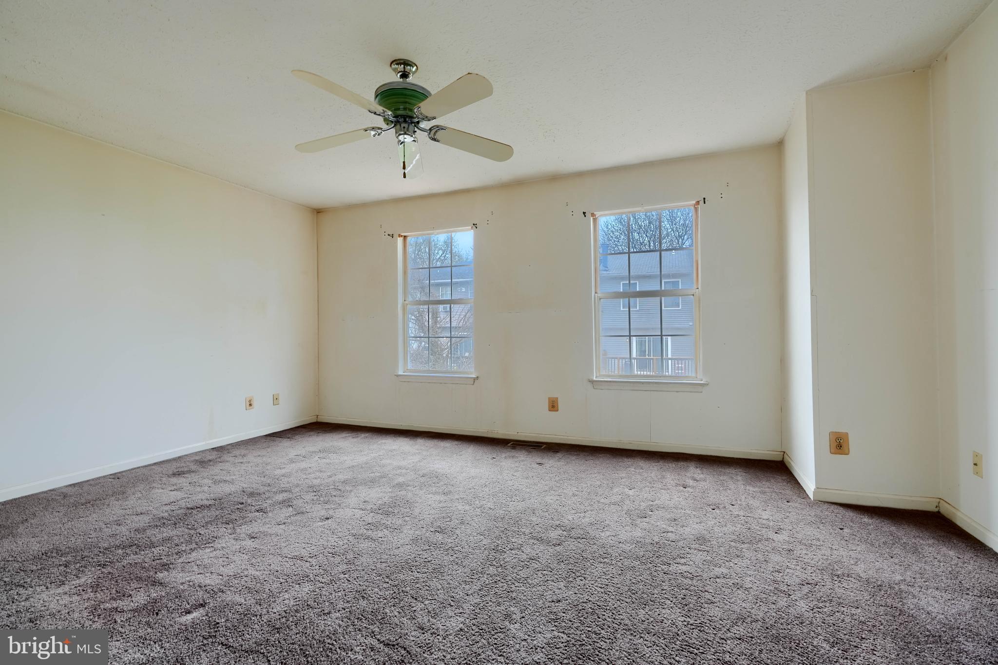 CARROLLWOOD MANOR - Residential