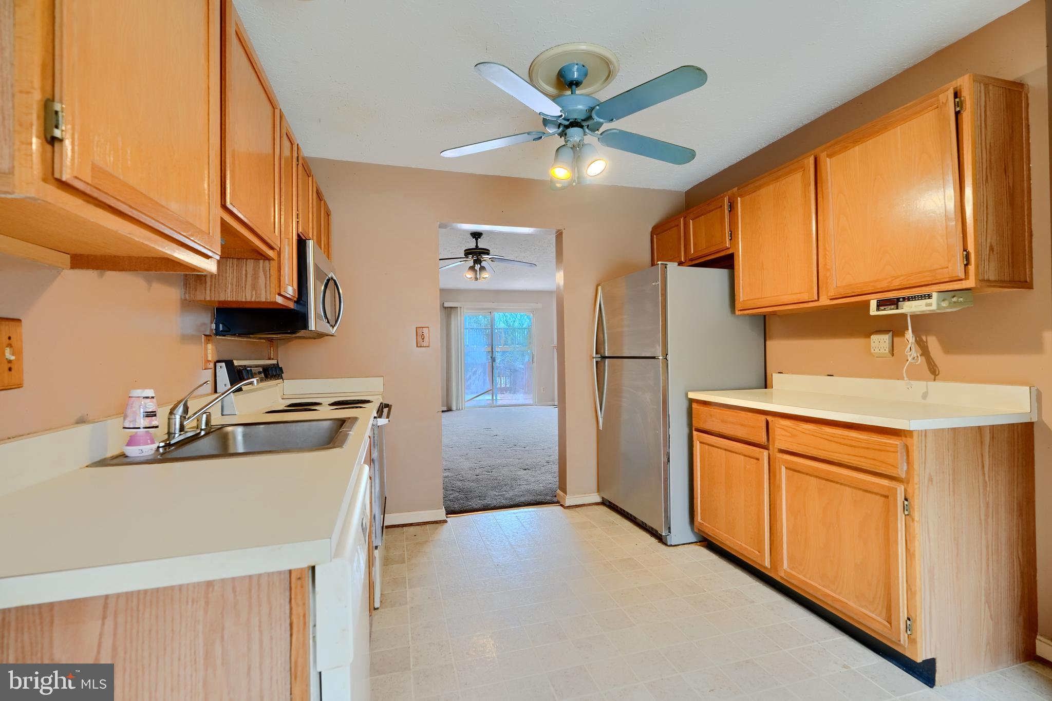 CARROLLWOOD MANOR - Residential