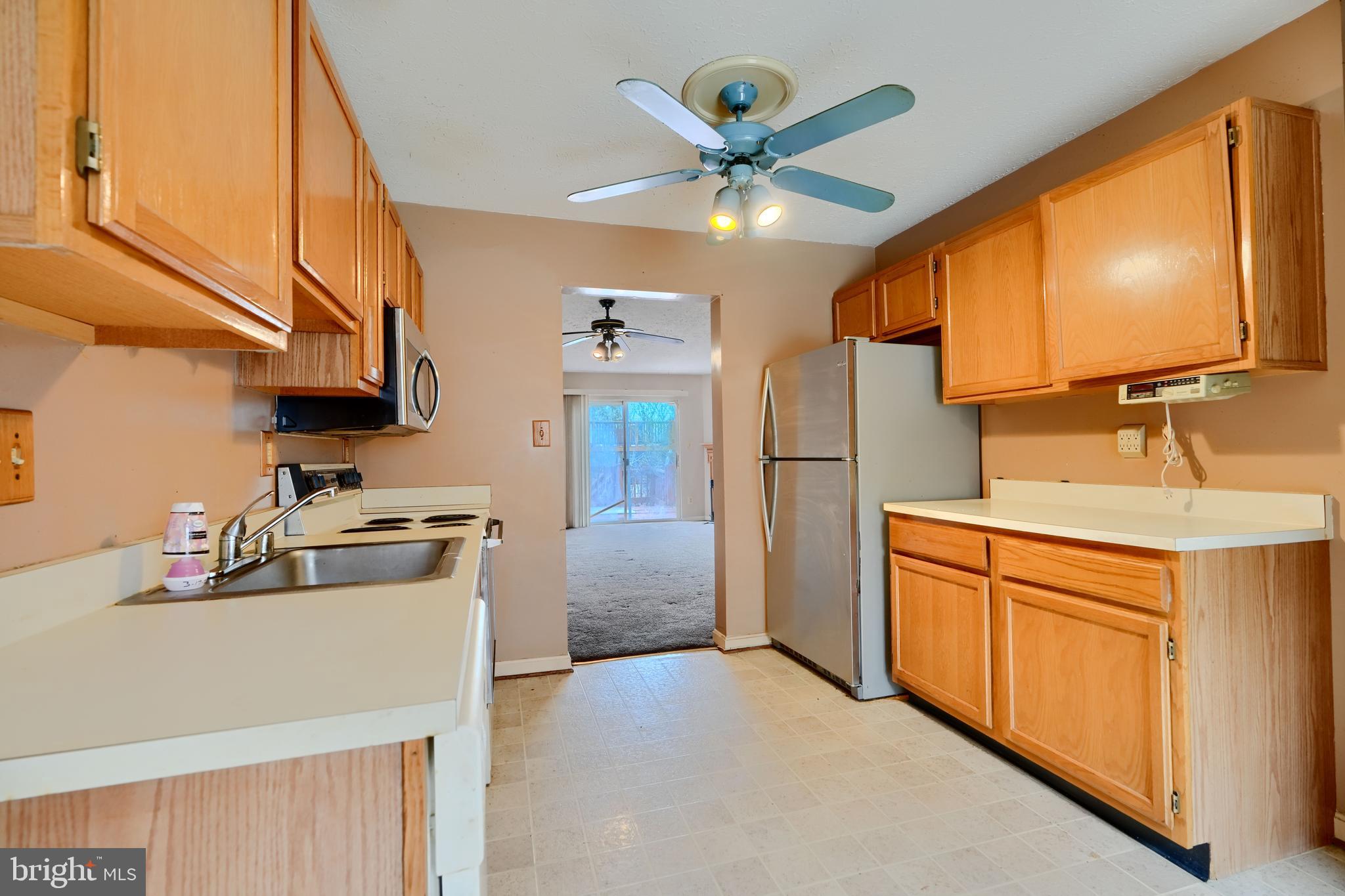 CARROLLWOOD MANOR - Residential