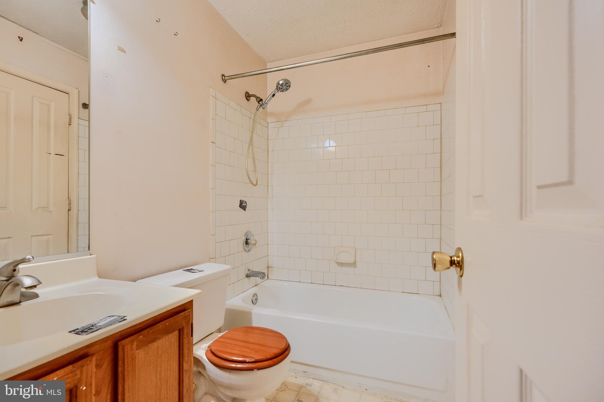 CARROLLWOOD MANOR - Residential