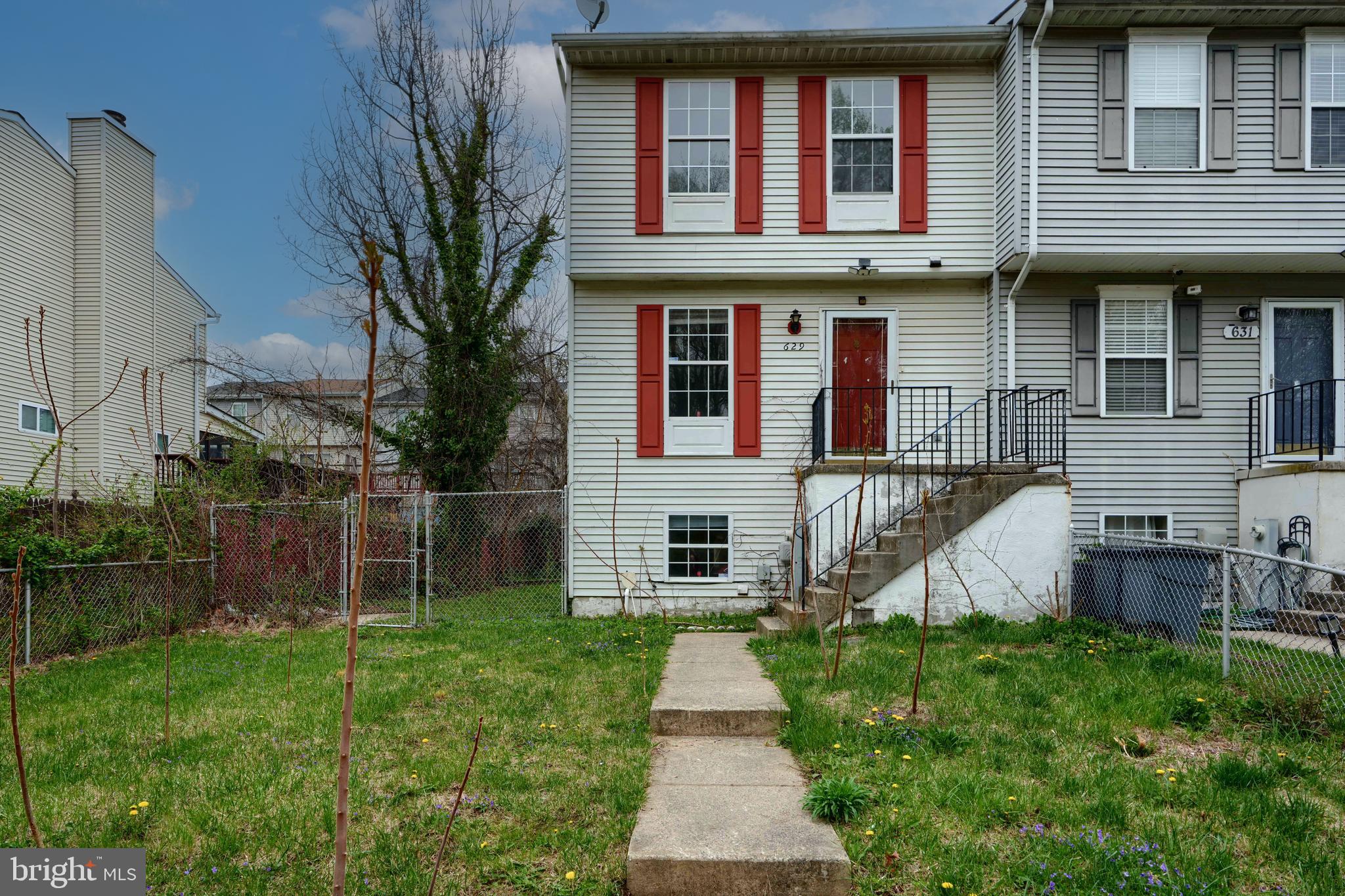 CARROLLWOOD MANOR - Residential