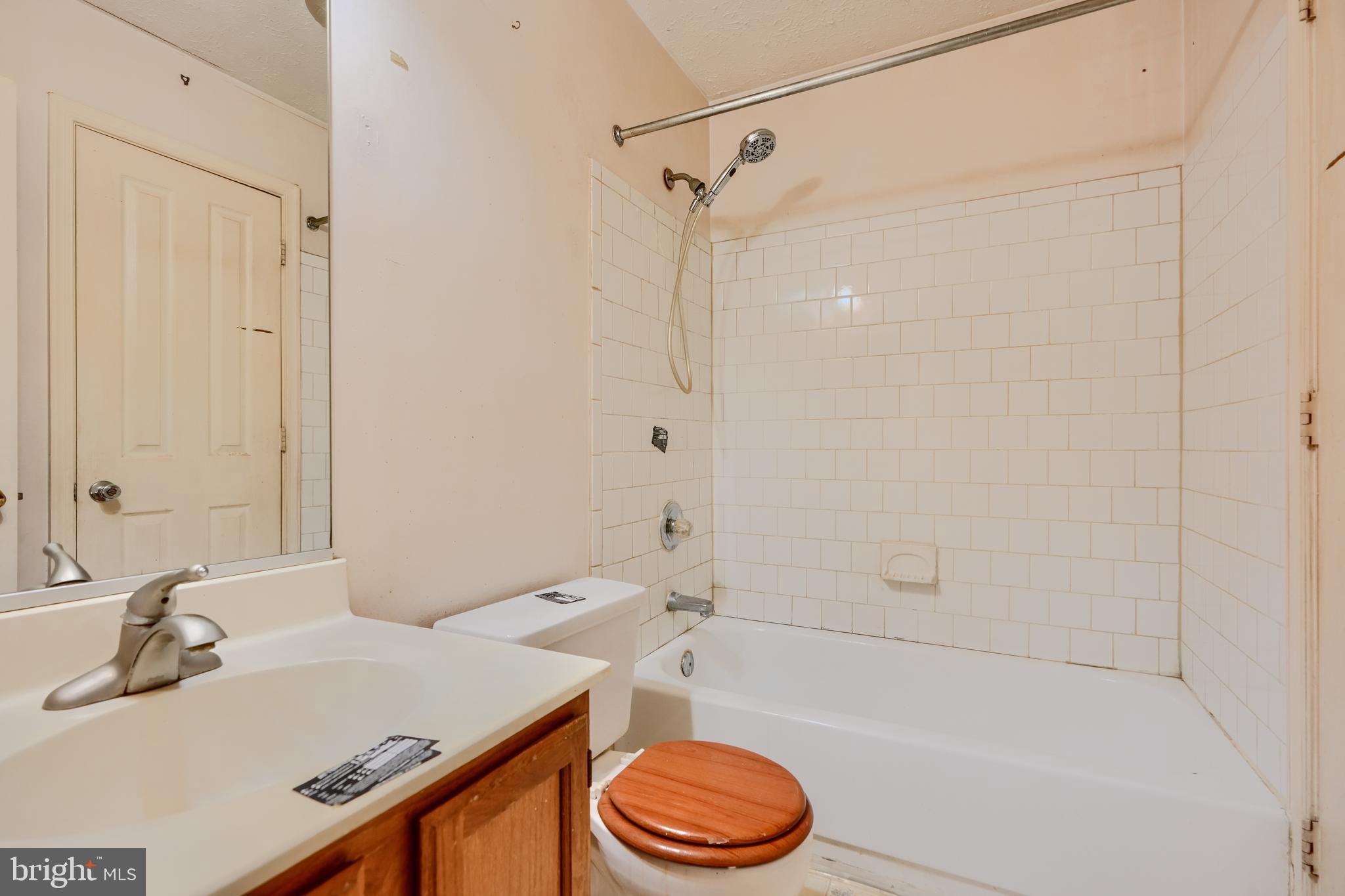 CARROLLWOOD MANOR - Residential