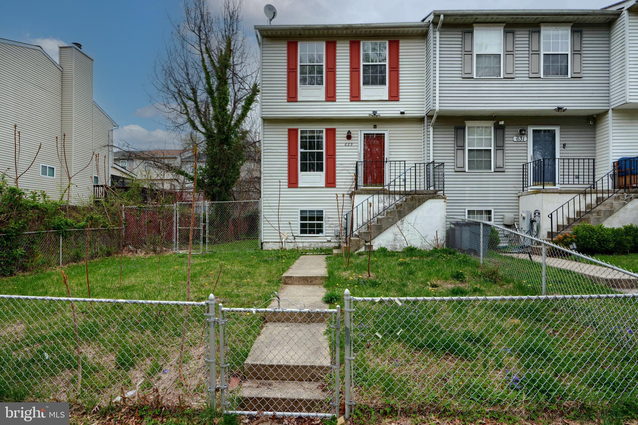 CARROLLWOOD MANOR - Residential