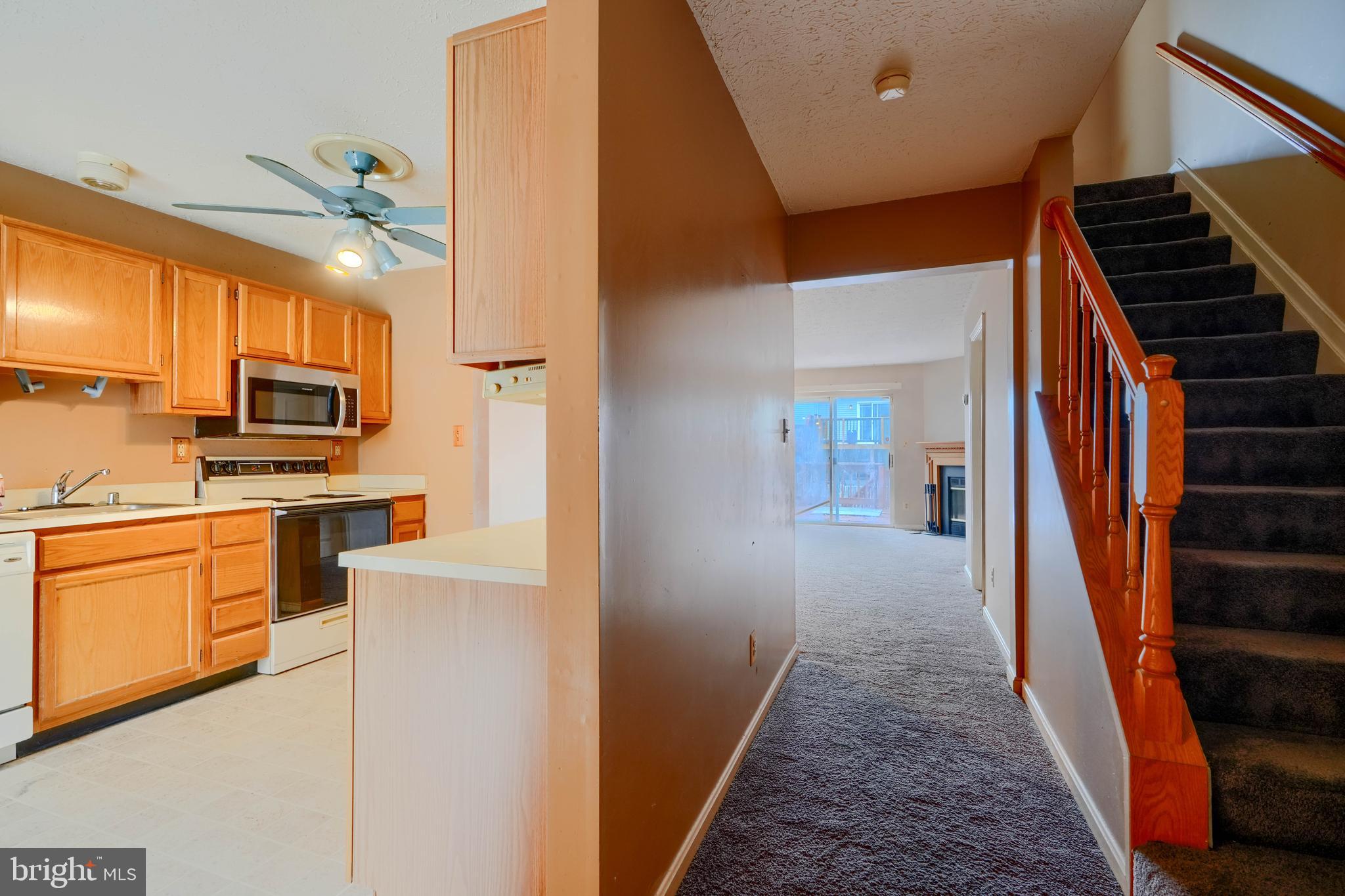 CARROLLWOOD MANOR - Residential