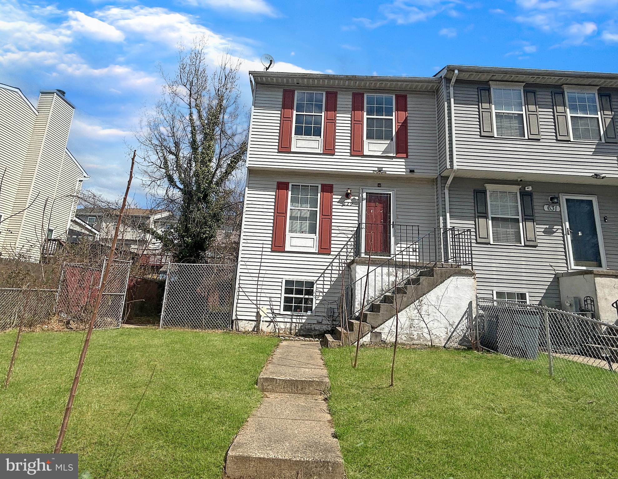 CARROLLWOOD MANOR - Residential