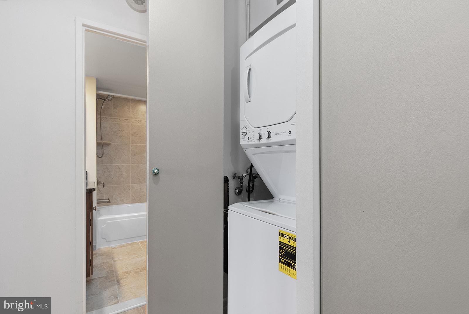 CENTER CITY - Residential Lease