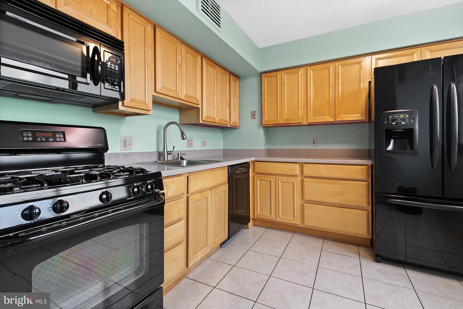 CENTER CITY - Residential Lease